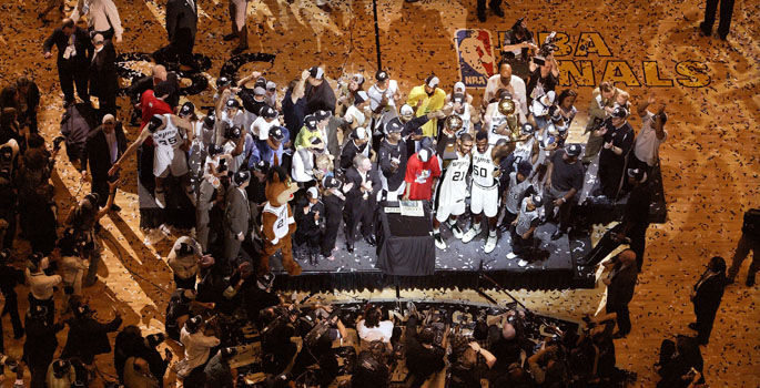 NBA编年史(2002-03):姚明来了! <a href=/lanqiusai/spurs/ target=_blank class=infotextkey>马刺</a>复仇<a href=/lanqiusai/lakers/ target=_blank class=infotextkey>湖人</a>