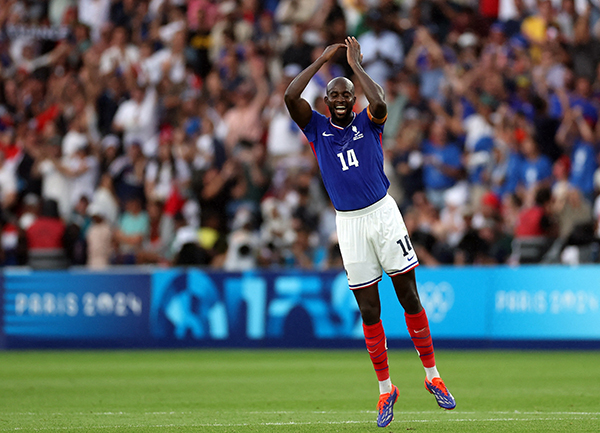 从被球击昏到高卢雄鸡!马特塔28岁终圆法国梦